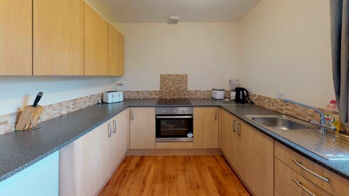 2 Bedroom Apartment To Rent In Eltham Drive, Woodhouse, Leeds, LS6