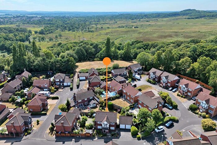 4 Bedroom Detached House For Sale In Dogwood Road, Broadstone, BH18 - Photo 2