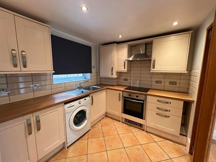 2 Bedroom Flat To Rent In Oakwood Avenue, Beckenham, London, BR3