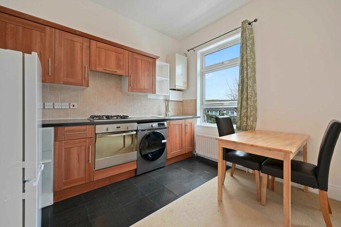 1 Bedroom Flat To Rent In Lillie Road, Fulham, London, SW6