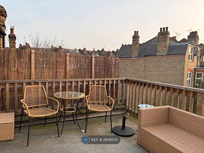 3 Bedroom Maisonette To Rent In Rosebery Road, London, N10
