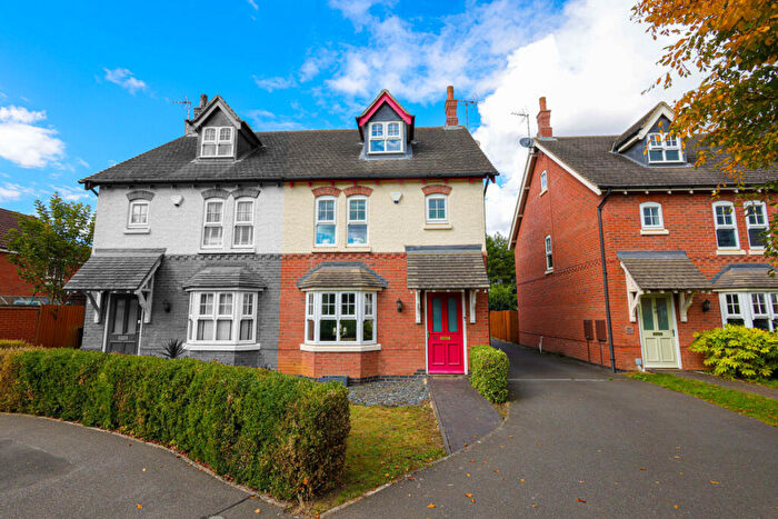 3 Bedroom Semi-Detached House For Sale In Murrayfield Avenue, Sleaford, NG34