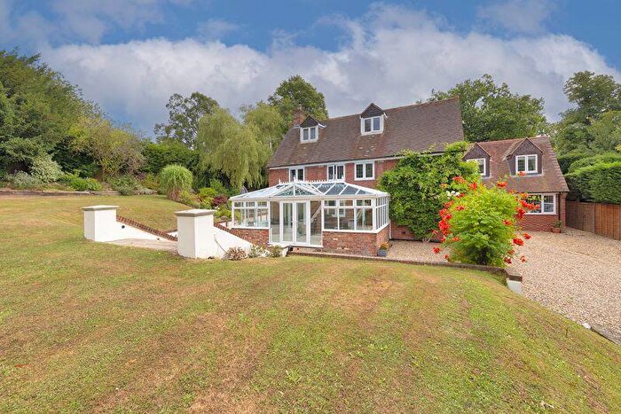 6 Bedroom Detached House For Sale In Lughorse Lane, Hunton, ME15
