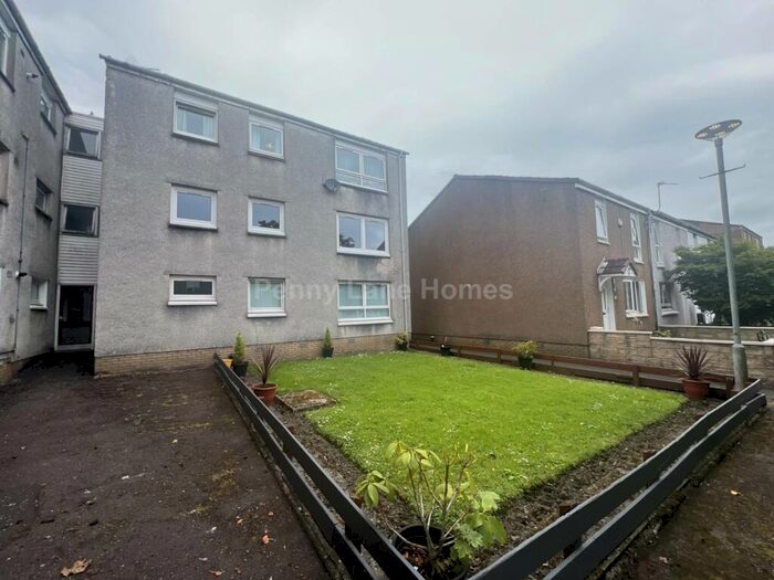 3 Bedroom Flat To Rent In Greenhill Drive, Linwood, PA3