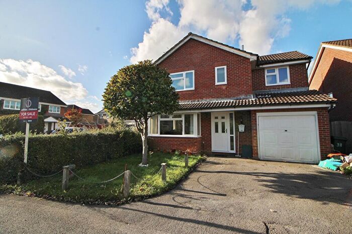 4 Bedroom Detached House For Sale In The Meadow, Denmead, PO7