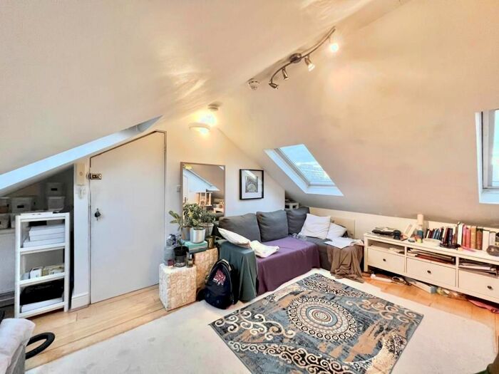 Studio To Rent In Fernhead Road, London, W9