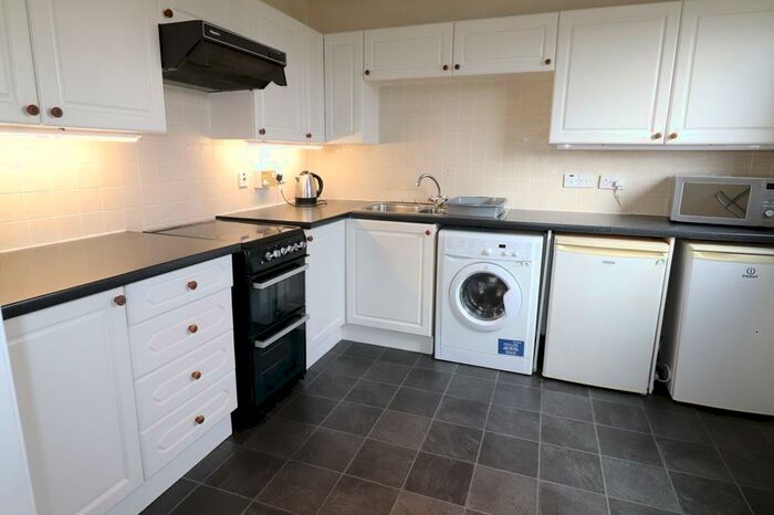 3 Bedroom Flat To Rent In Headland Court, Aberdeen, AB10