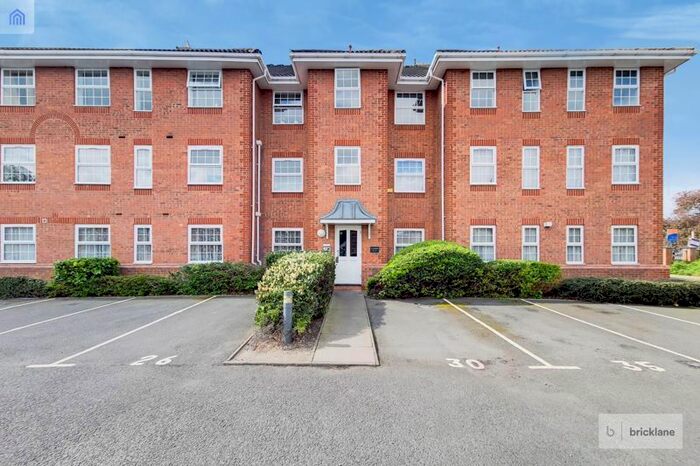 2 Bedroom Flat To Rent In Tavern Close, Carshalton, SM5