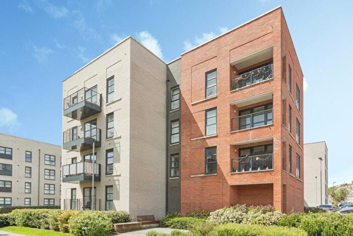2 Bedroom Flat For Sale In Eastern Avenue, Western Cross, Ebbsfleet Valley, Swanscombe, DA10