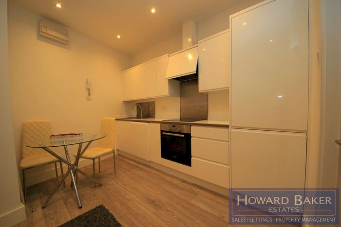 Studio To Rent In Greyhound Hill, London, NW4