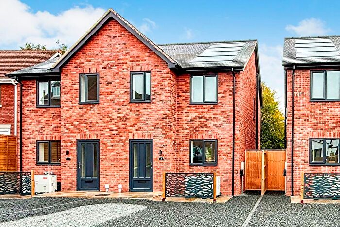 3 Bedroom Semi Detached House To Rent In Woodford Close, Crabbs Cross, B97