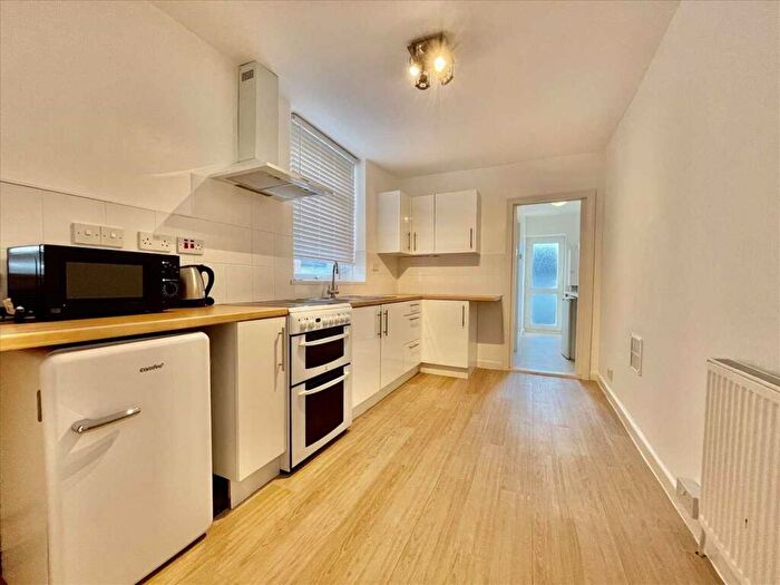 2 Bedroom Apartment To Rent In Grenville Road, Plymouth, PL4