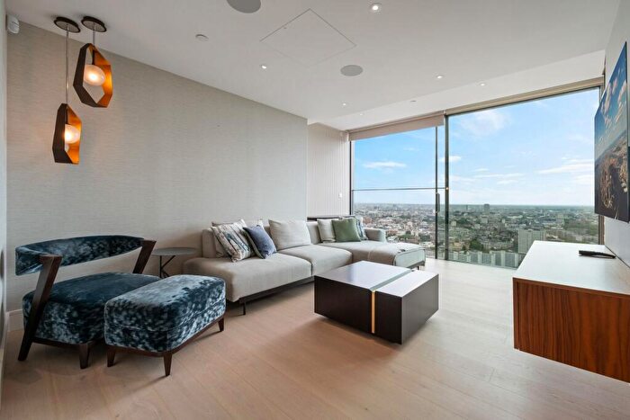 3 Bedroom Apartment For Sale In Bollinder Place, Carrara Tower, EC1V