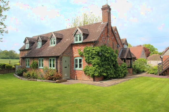 5 Bedroom Country House For Sale In The Green, Brightwalton, RG20