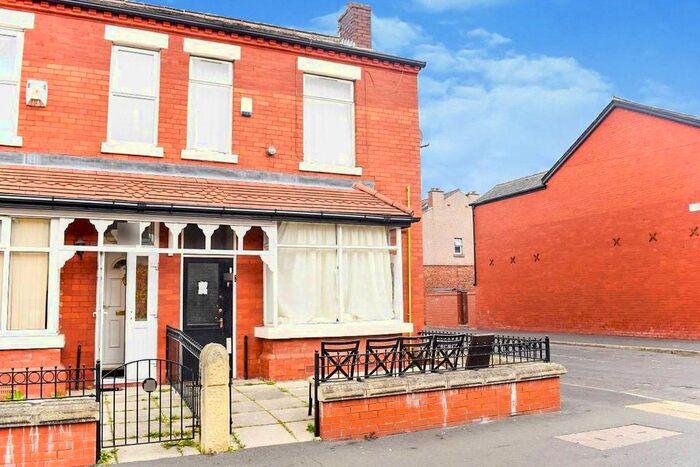 4 Bedroom Property To Rent In Great Western Street, Rusholme, M14