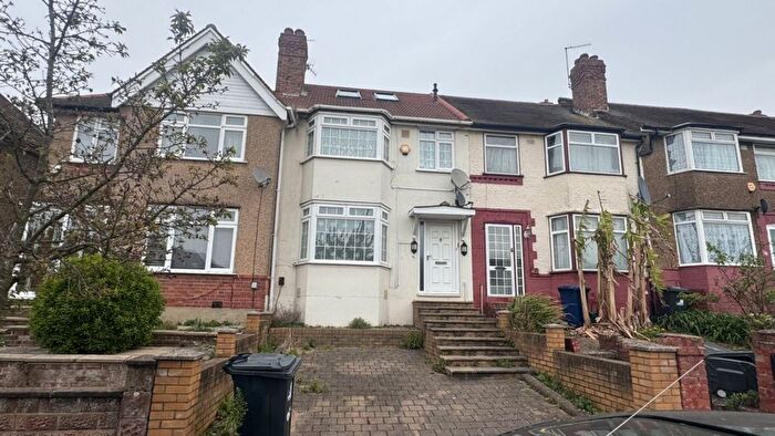5 Bedroom Terraced House To Rent In Northwood Gardens, Greenford, UB6