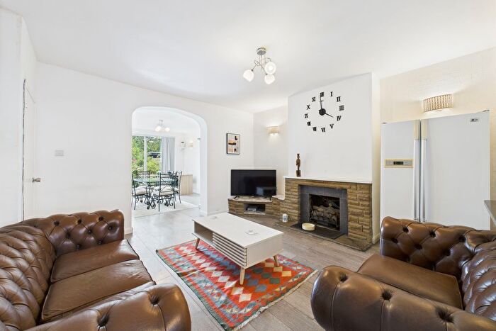 3 Bedroom End Of Terrace House For Sale In Constantine Avenue, York, North Yorkshire, YO10