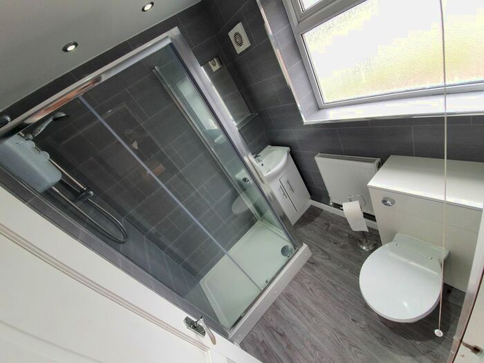 3 Bedroom Flat To Rent In Cooperative Crescent, Gateshead, NE10