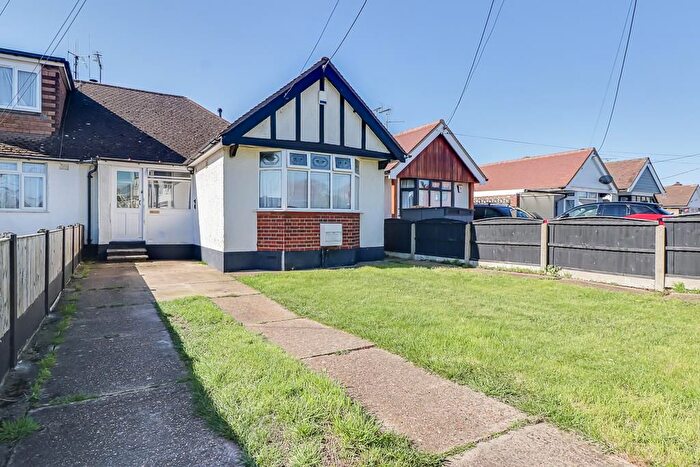 2 Bedroom Semi Detached Bungalow For Sale In Barbara Close, Rochford, SS4