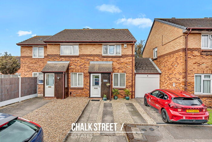 2 Bedroom Semi-Detached House For Sale In Berry Close, Hornchurch, RM12