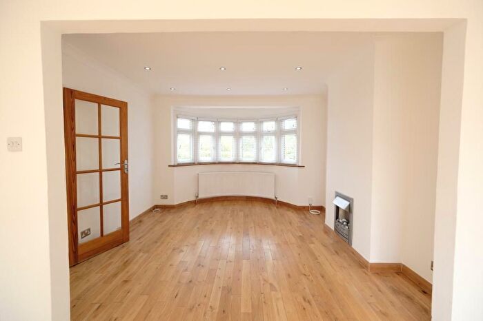 3 Bedroom Terraced House To Rent In Burlington Rise, East Barnet, Barnet, EN4