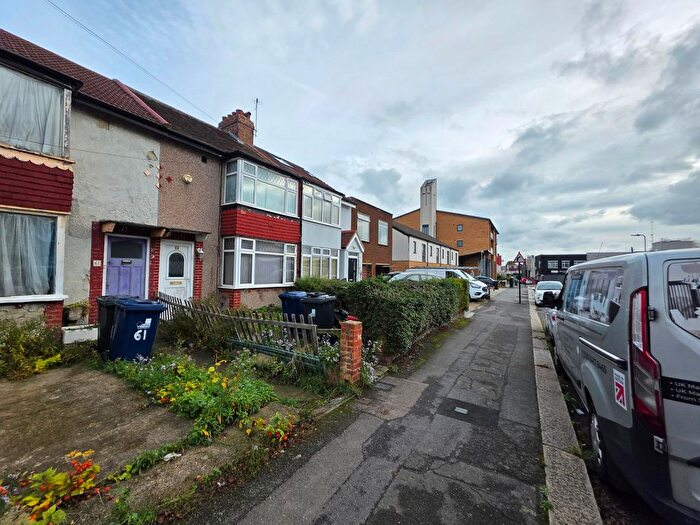 2 Bedroom Terraced House For Sale In Federal Road, Perivale, UB6