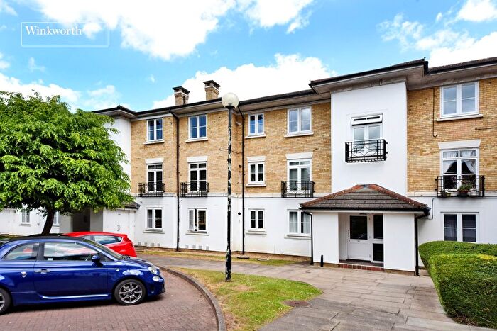 1 Bedroom Flat For Sale In Kingswood Drive, Sutton, SM2