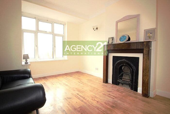 3 Bedroom Terraced House For Sale In Bath Road, Forest Gate, E7