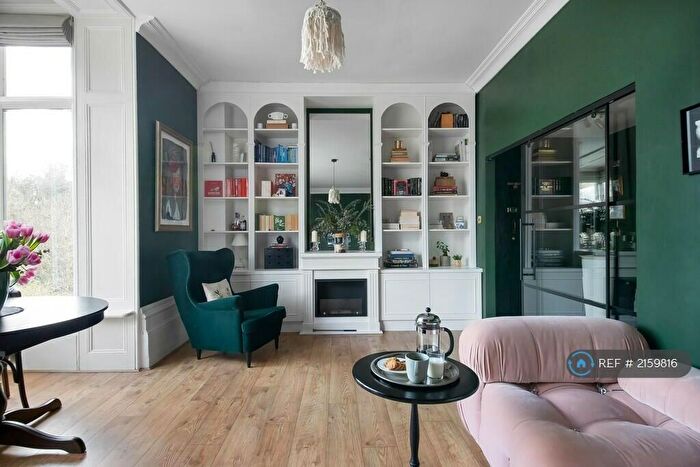 2 Bedroom Flat To Rent In Grange Court, London, SE26