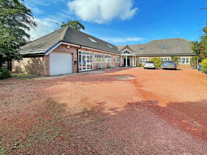 4 Bedroom Detached House For Sale In Sheraton Hall, Hartlepool, TS27