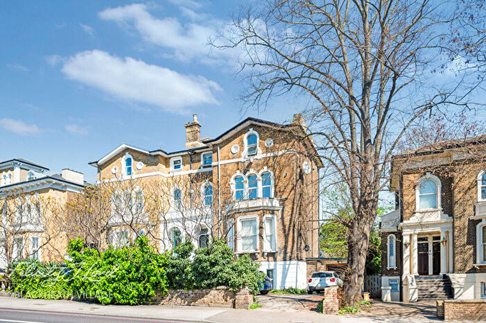 2 Bedroom Flat For Sale In Loampit Hill, London, SE13