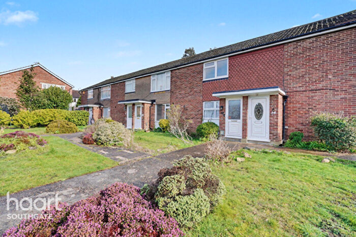 2 Bedroom Apartment For Sale In Bramley Close, London, N14