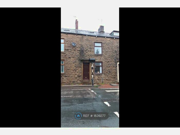 4 Bedroom Terraced House To Rent In Haslingden Road, Rossendale, BB4