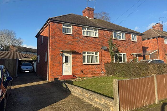3 Bedroom Semi-Detached House For Sale In Fowler Road, Farnborough, Hampshire, GU14