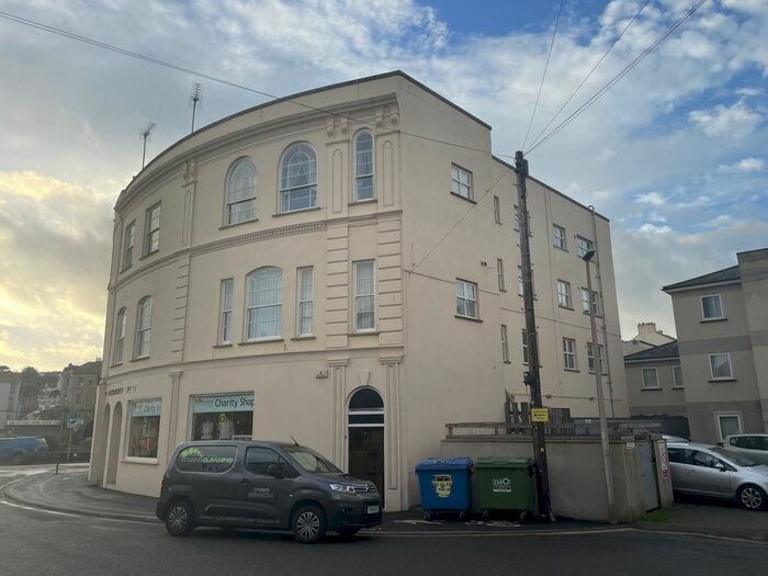 1 Bedroom Flat To Rent In Richmond Place, Dawlish, EX7