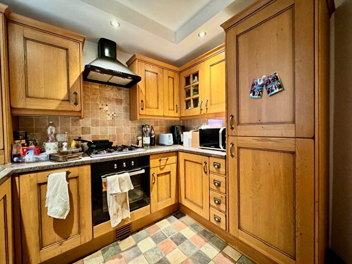3 Bedroom Flat To Rent In Marlborough Road, Archway, N19