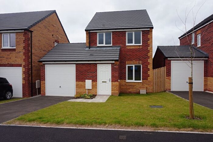 3 Bedroom Detached House To Rent In Sir Brian Way, Bilsthorpe, Newark, NG22