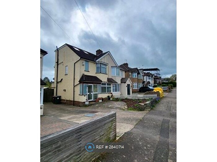 4 Bedroom Semi-Detached House To Rent In Auckland Road, Potters Bar, EN6