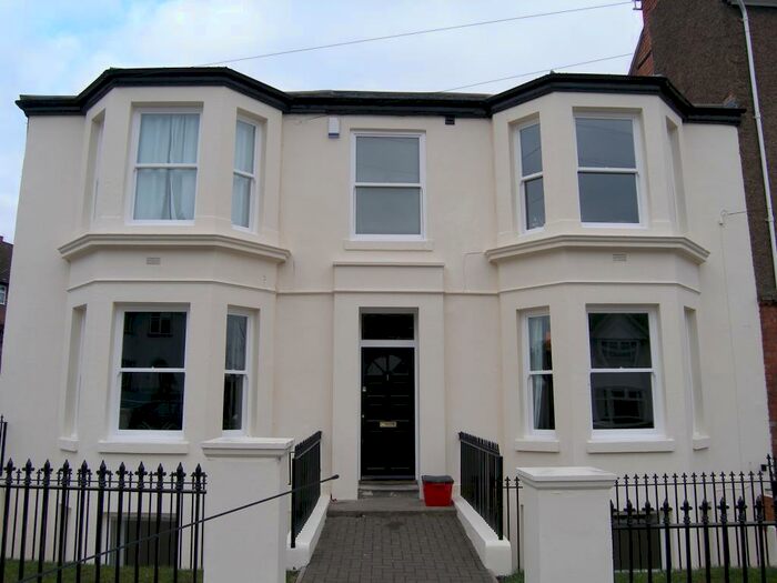 3 Bedroom Flat To Rent In B Charlotte Street, Leamington Spa, CV31