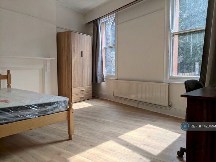 2 Bedroom Terraced House To Rent In St. Michaels Hill, Bristol, BS2
