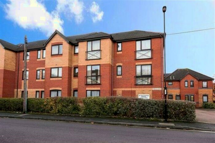 2 Bedroom Flat To Rent In Compton House, Carlisle Road, Shirley, SO15