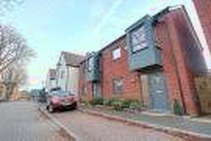 3 Bedroom Semi-Detached House To Rent In Willoughby Avenue, Uxbridge, UB10