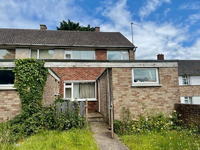 3 Bedroom End Of Terrace House For Sale In Redfield Court, Newbury, RG14