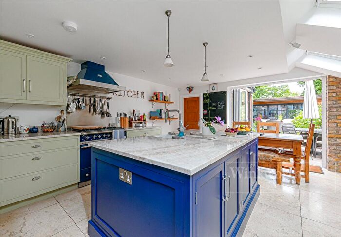 4 Bedroom Terraced House For Sale In Purves Road, London, NW10
