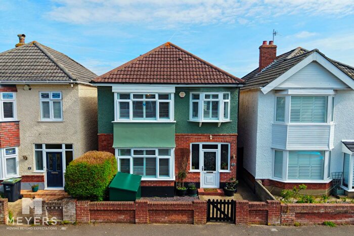 3 Bedroom Detached House For Sale In Burleigh Road, Bournemouth, BH6
