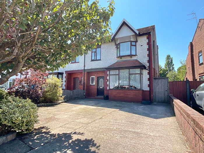 4 Bedroom Semi-Detached House For Sale In Lyndhurst Road, Birkdale, Southport, PR8