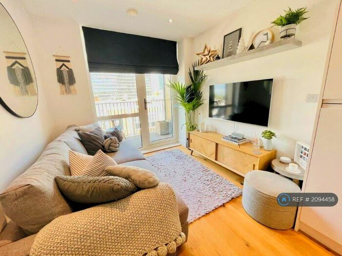 1 Bedroom Flat To Rent In Central Cross Apartments, Croydon, CR0