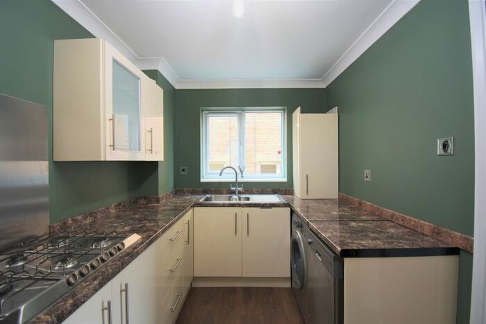 2 Bedroom Flat To Rent In Station Road, Sidcup, DA15