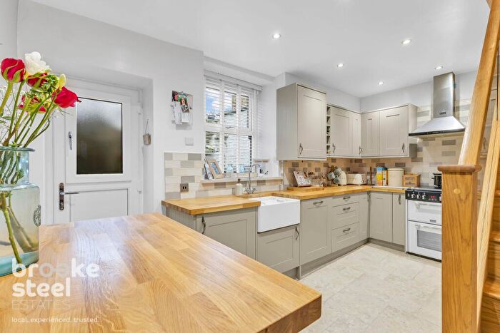 2 Bedroom Cottage For Sale In Rochdale Road, BL0