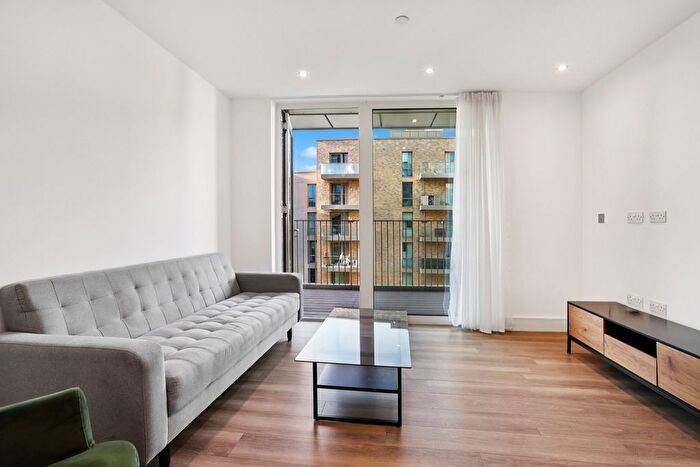 2 Bedroom Flat To Rent In Alwyne Court, Garnet Place, West Drayton, UB7